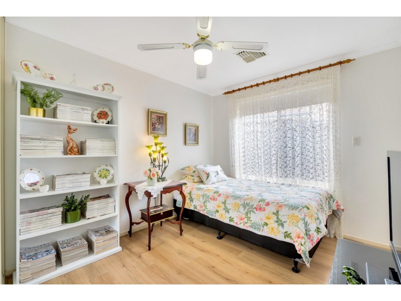 8 The Crescent, Seaford Rise SA 5169