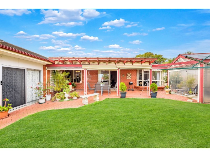 8 The Crescent, Seaford Rise SA 5169