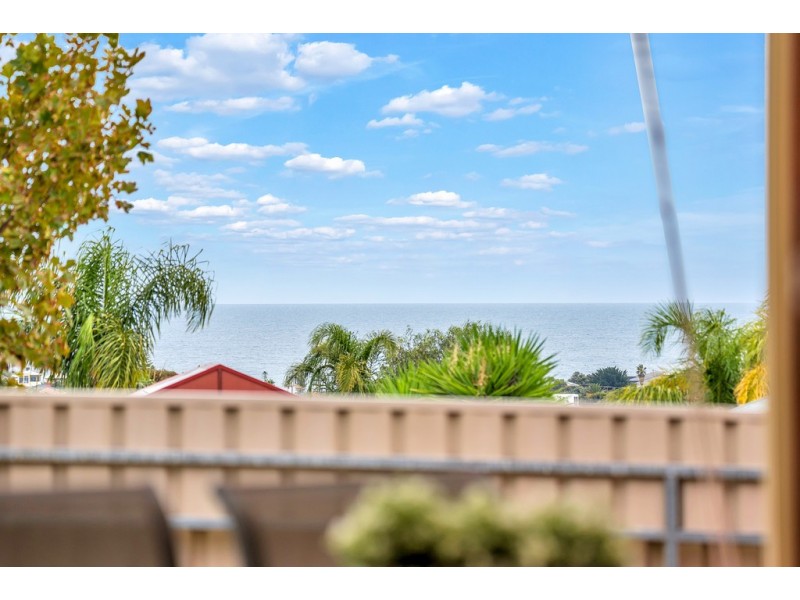 8 The Crescent, Seaford Rise SA 5169