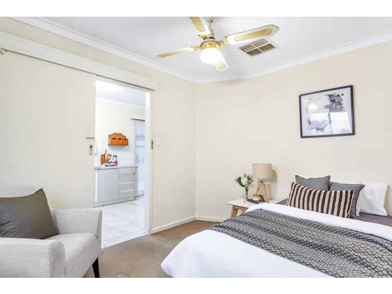 53 Conington Crescent, Morphett Vale SA 5162