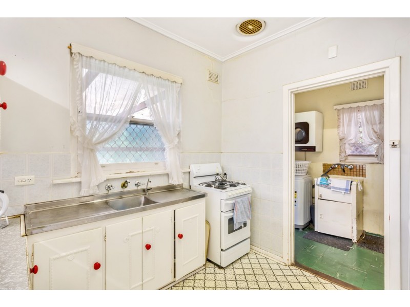 8 Heathcote Street, Marion SA 5043