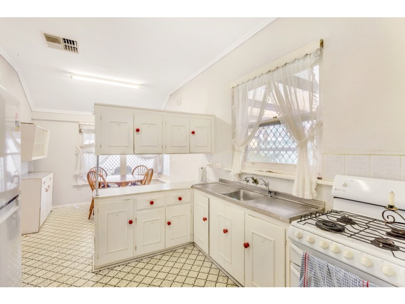 8 Heathcote Street, Marion SA 5043