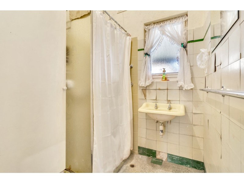 8 Heathcote Street, Marion SA 5043