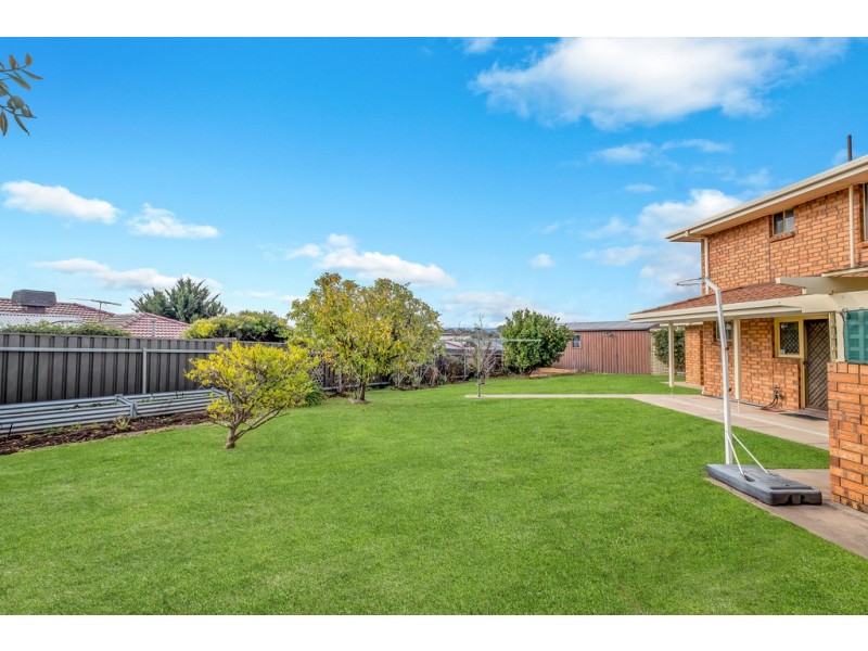 2 Ming Court, Trott Park SA 5158