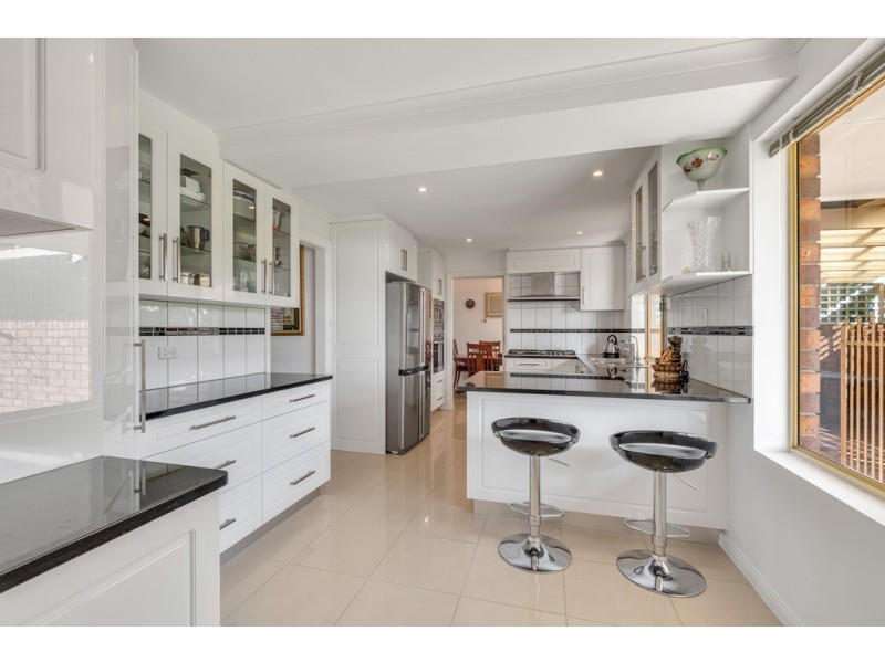 2 Ming Court, Trott Park SA 5158