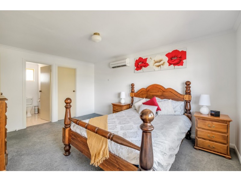 2 Ming Court, Trott Park SA 5158
