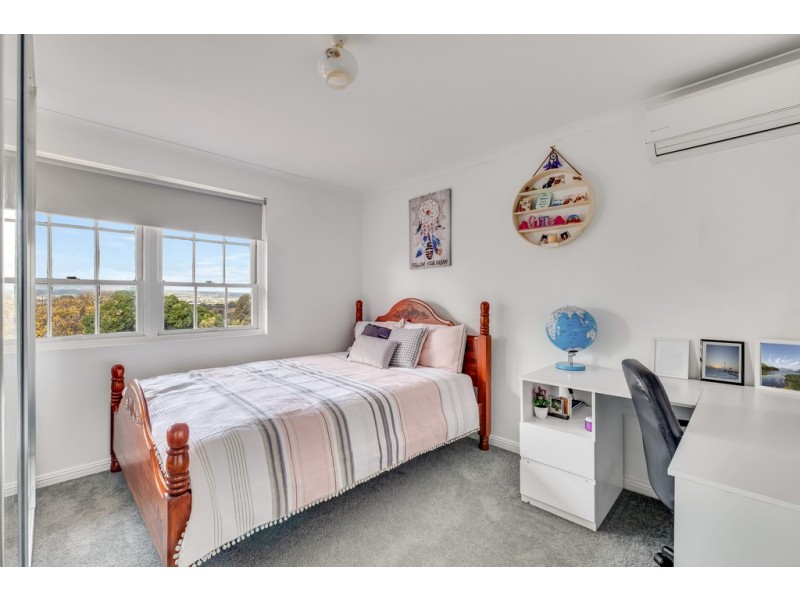 2 Ming Court, Trott Park SA 5158