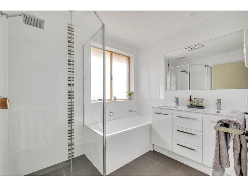 2 Ming Court, Trott Park SA 5158