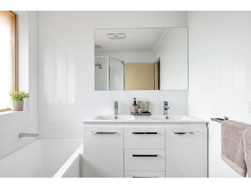 2 Ming Court, Trott Park SA 5158