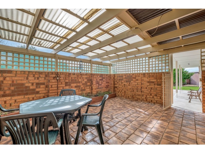 2 Ming Court, Trott Park SA 5158