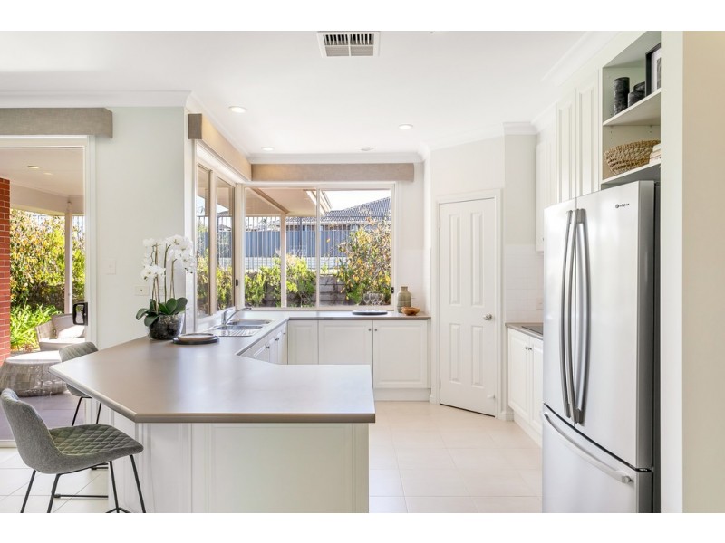 11 Aquamarine Boulevard, Hayborough SA 5211