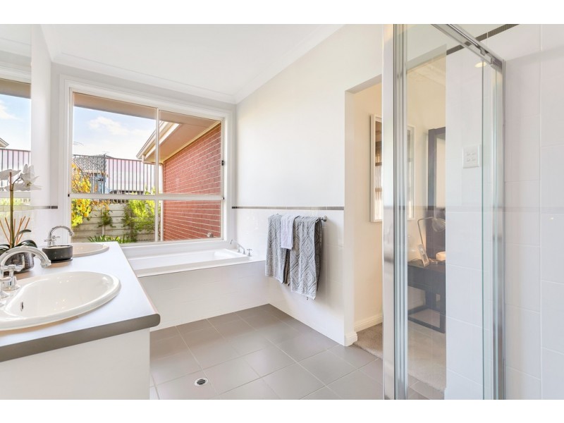 11 Aquamarine Boulevard, Hayborough SA 5211