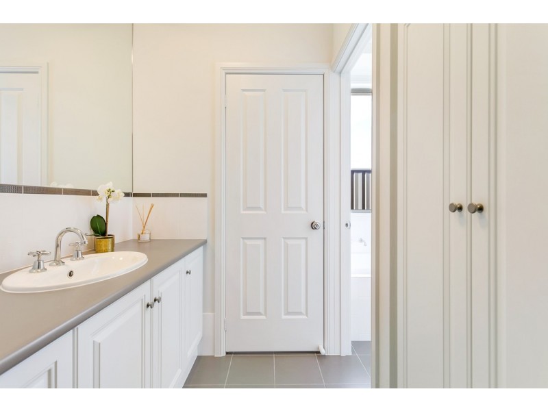 11 Aquamarine Boulevard, Hayborough SA 5211