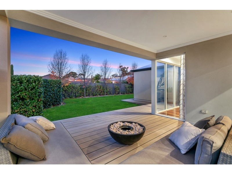 19 Dawbiney Avenue, Craigburn Farm SA 5051