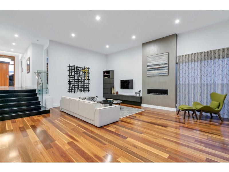 19 Dawbiney Avenue, Craigburn Farm SA 5051