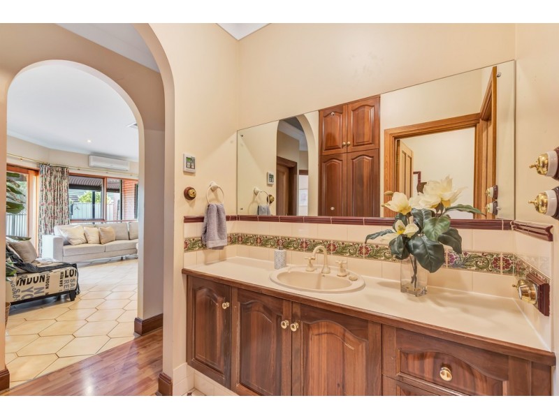 48 Dalkeith Road, Seaford Rise SA 5169