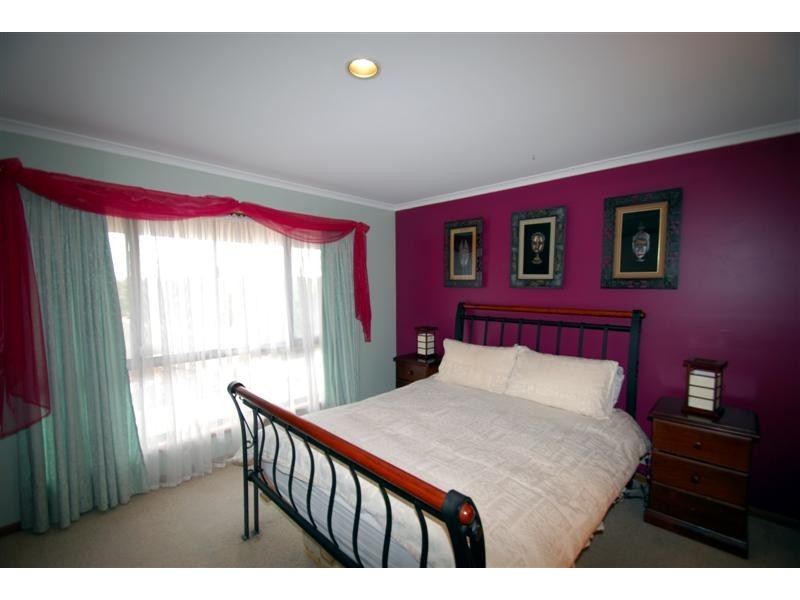 13 Jagger Cres, Woodcroft SA 5162