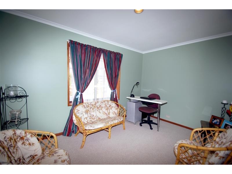 13 Jagger Cres, Woodcroft SA 5162