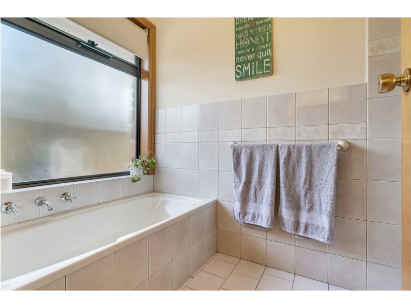 5 Enterprise Drive, Aberfoyle Park SA 5159