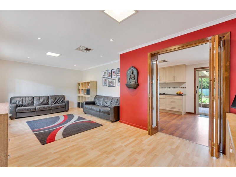 16 Lyn Street, Aberfoyle Park SA 5159