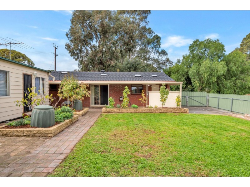 16 Lyn Street, Aberfoyle Park SA 5159