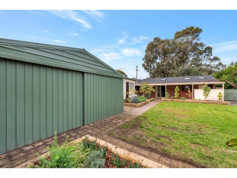16 Lyn Street, Aberfoyle Park SA 5159