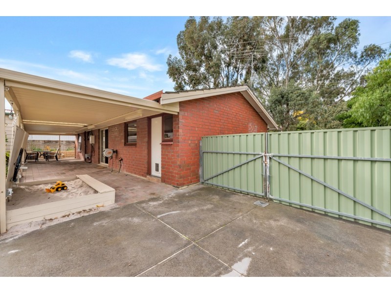 16 Lyn Street, Aberfoyle Park SA 5159
