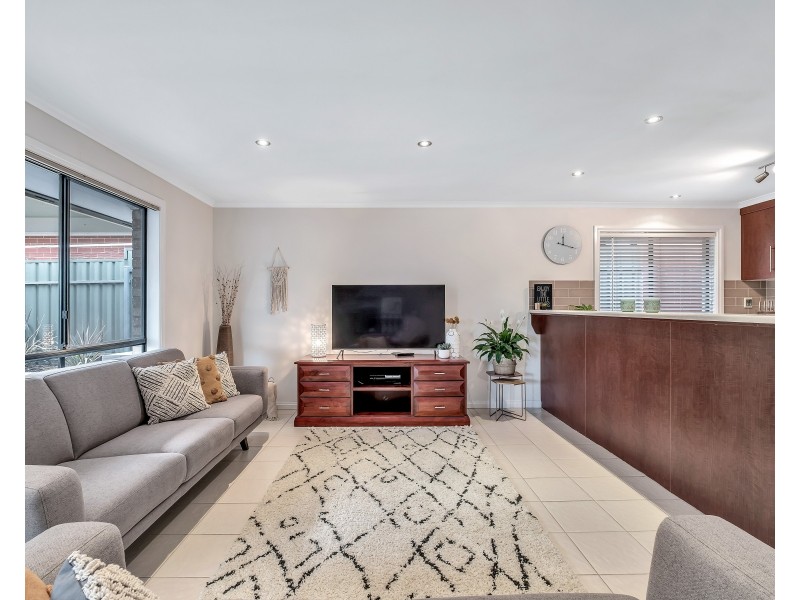 61 Elizabeth Crescent, Hallett Cove SA 5158