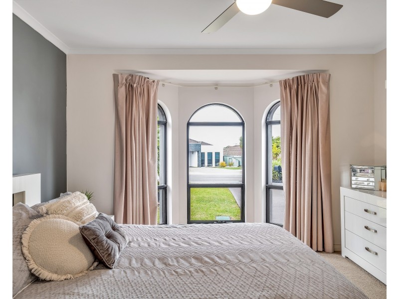 61 Elizabeth Crescent, Hallett Cove SA 5158