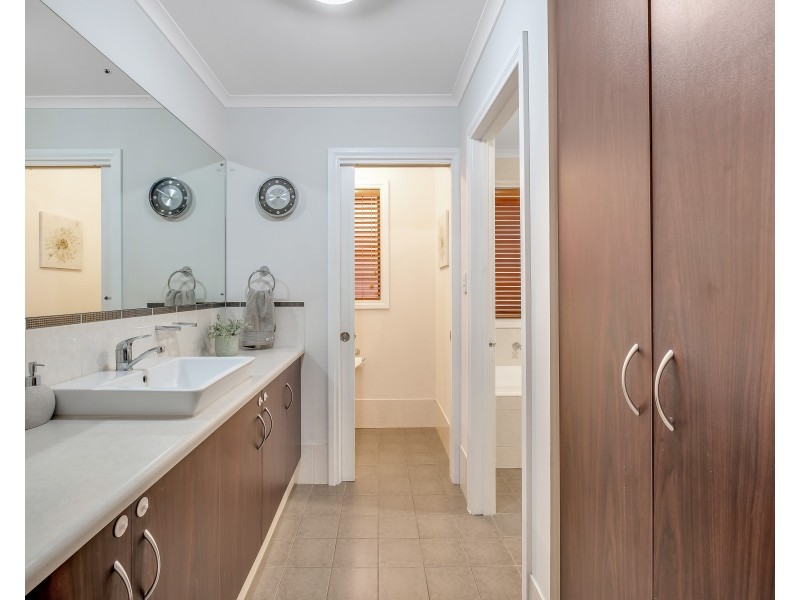 61 Elizabeth Crescent, Hallett Cove SA 5158