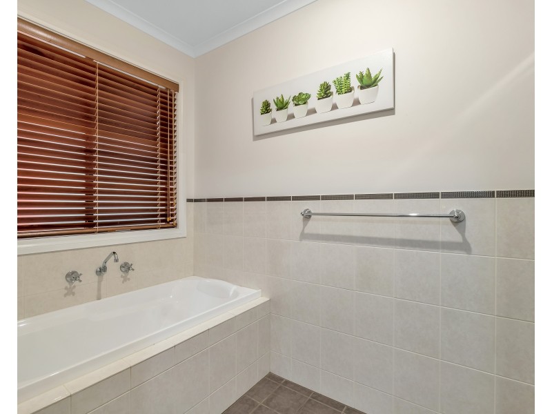 61 Elizabeth Crescent, Hallett Cove SA 5158