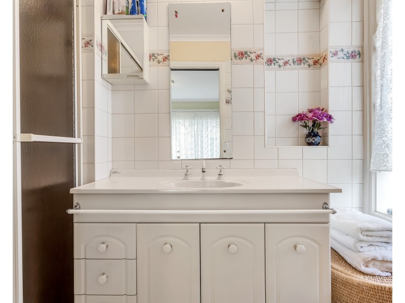 4 The Glade, Aberfoyle Park SA 5159