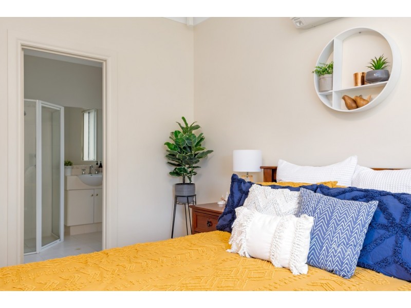 2b Kingborn Avenue, Seaton SA 5023