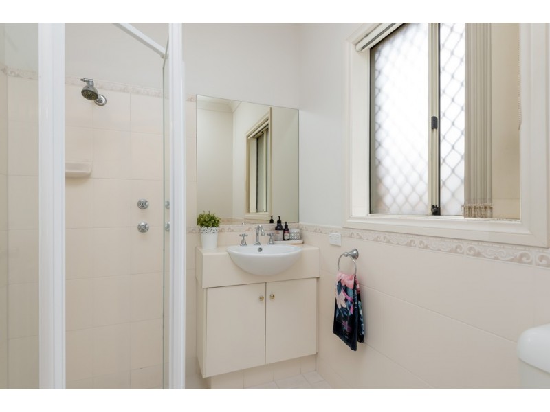 2b Kingborn Avenue, Seaton SA 5023