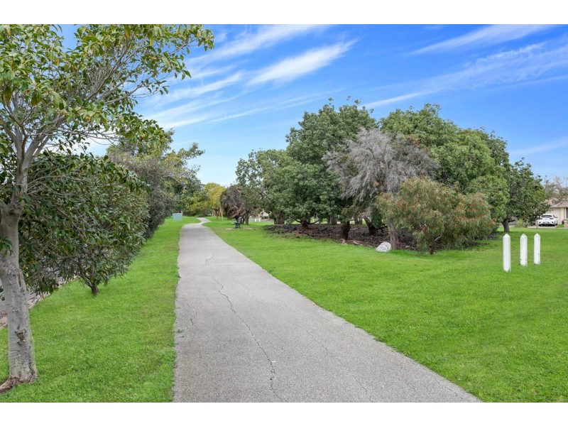 9 Sea Eagle Crescent, Seaford Rise SA 5169