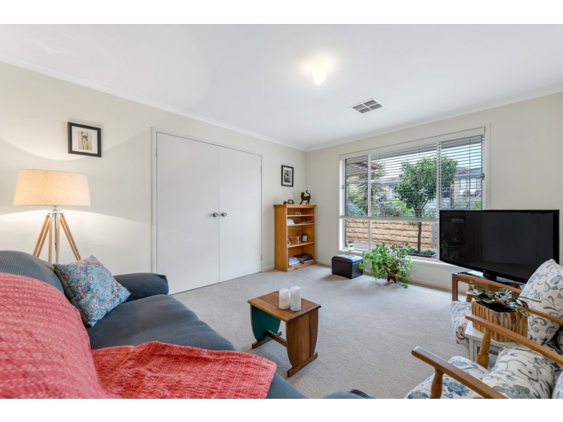 12 Queenscliff Drive, Seaford Rise SA 5169