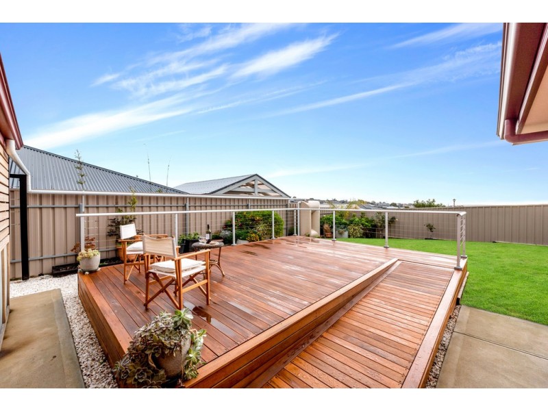 12 Queenscliff Drive, Seaford Rise SA 5169