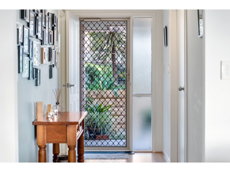 12 Queenscliff Drive, Seaford Rise SA 5169