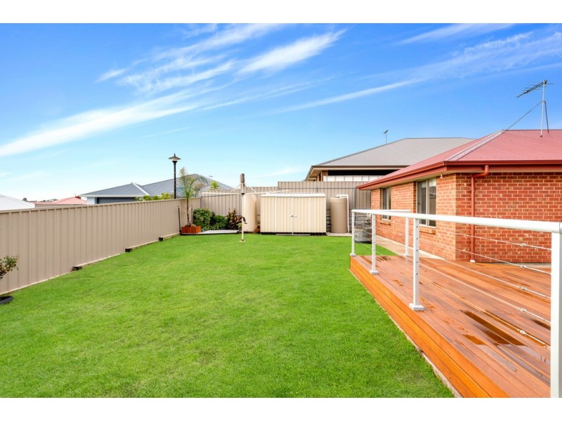 12 Queenscliff Drive, Seaford Rise SA 5169