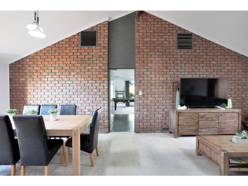 16 Furioso Drive, Woodcroft SA 5162