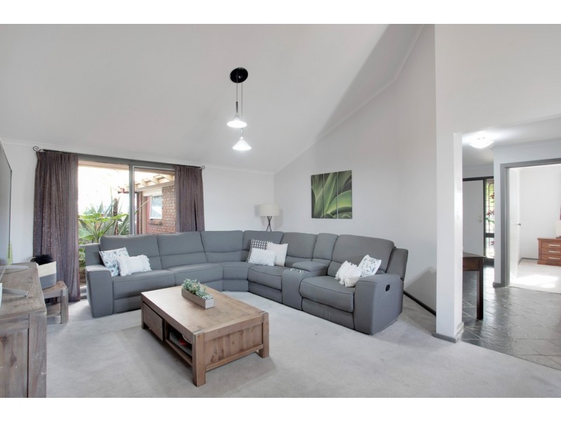 16 Furioso Drive, Woodcroft SA 5162