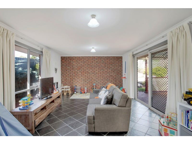 16 Furioso Drive, Woodcroft SA 5162