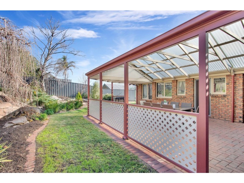 16 Furioso Drive, Woodcroft SA 5162