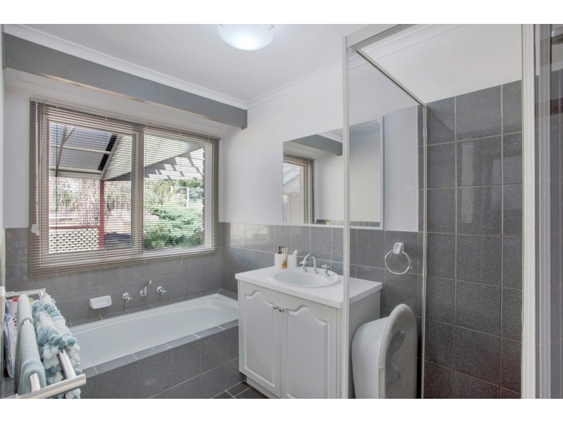 16 Furioso Drive, Woodcroft SA 5162