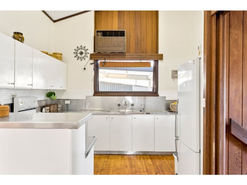 9 Dianne Street, Happy Valley SA 5159