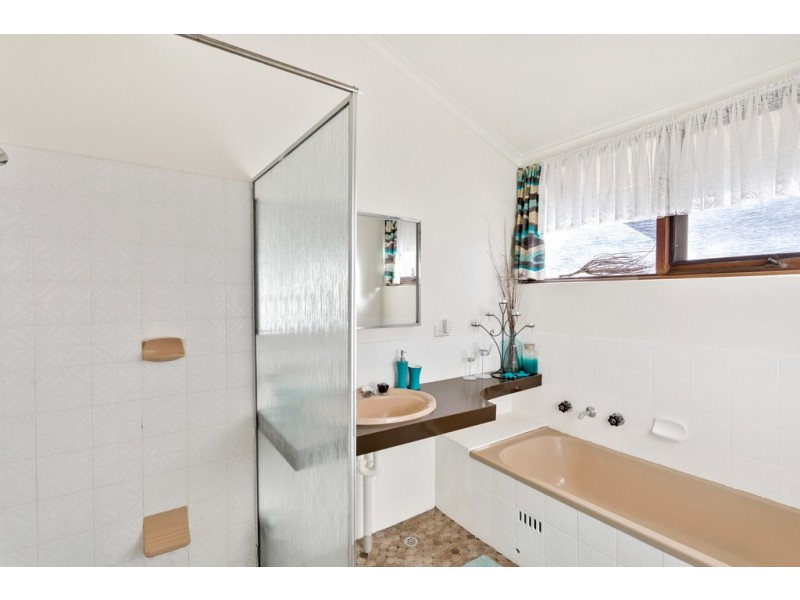 9 Dianne Street, Happy Valley SA 5159