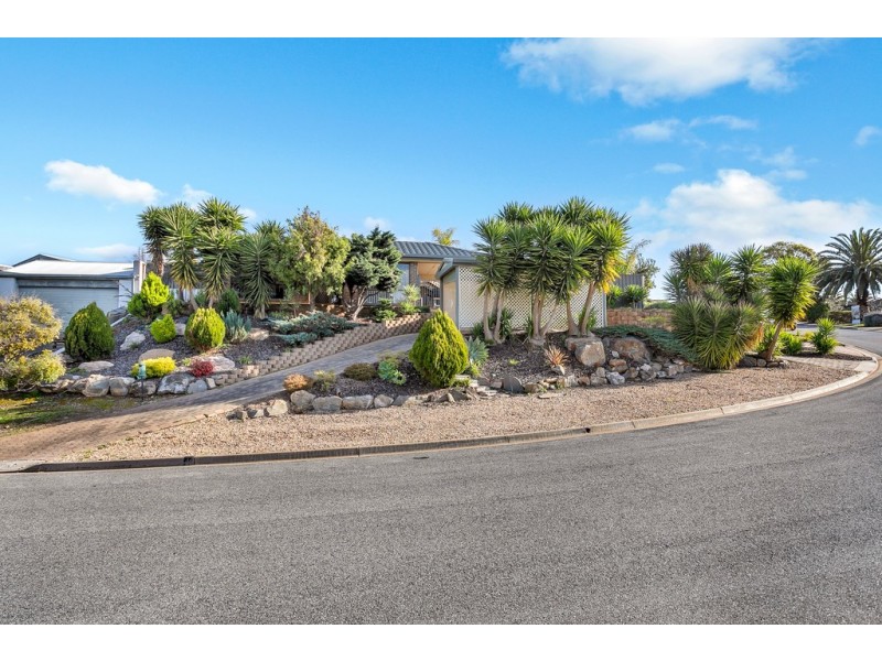 27 Doulton Drive, Trott Park SA 5158