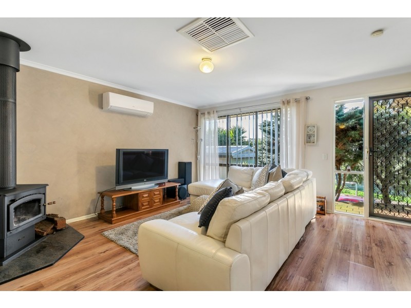 27 Doulton Drive, Trott Park SA 5158