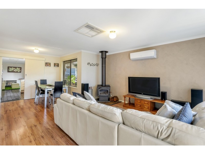 27 Doulton Drive, Trott Park SA 5158