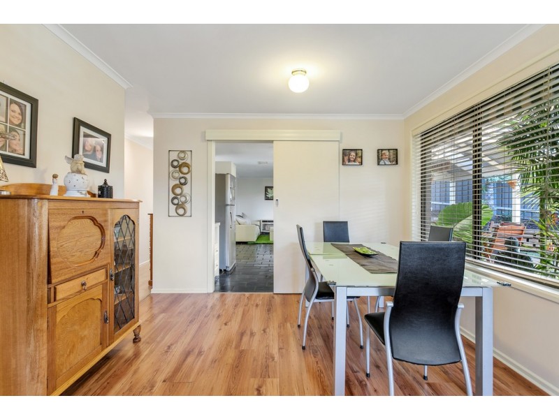 27 Doulton Drive, Trott Park SA 5158
